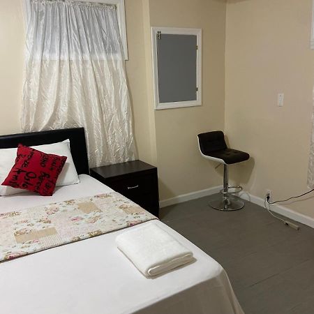 A Private Room In Queens Nueva York Exterior foto