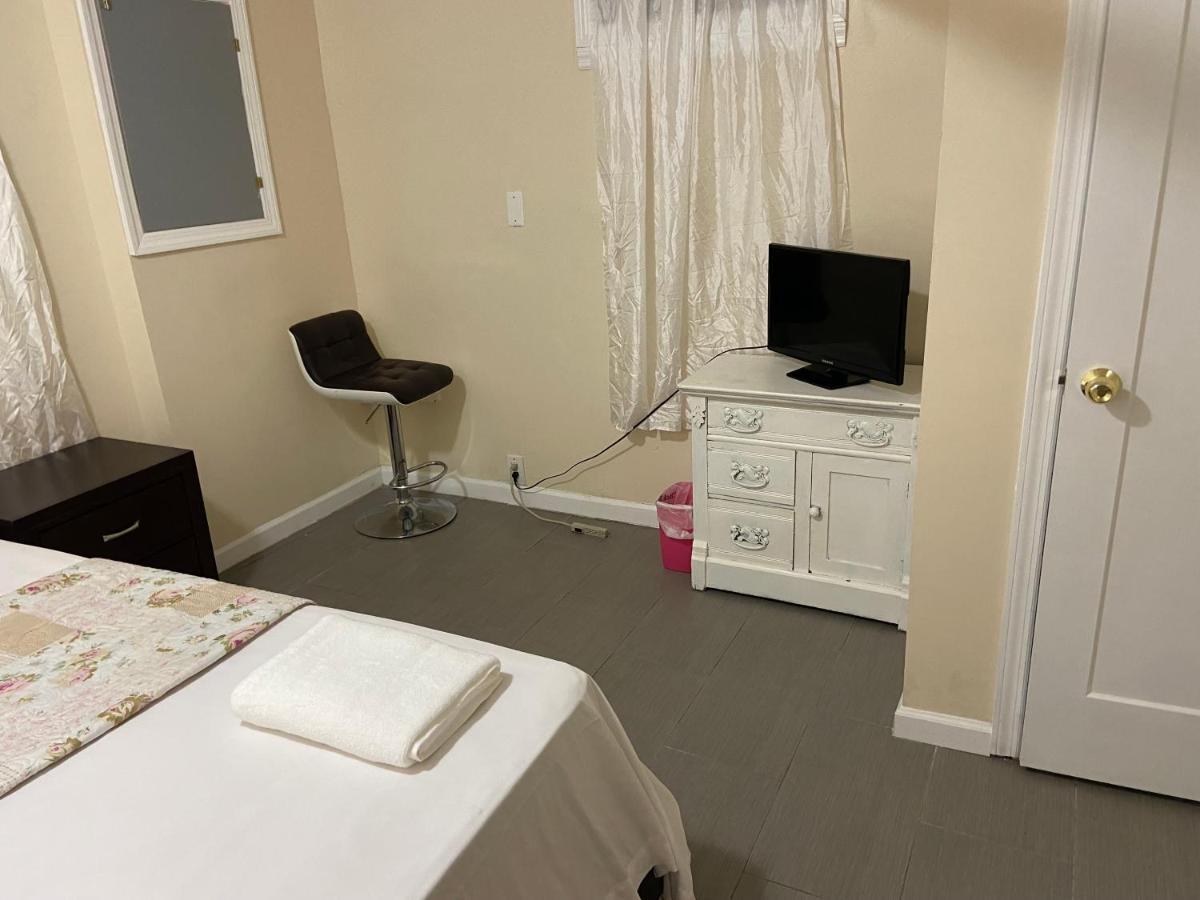 A Private Room In Queens Nueva York Exterior foto